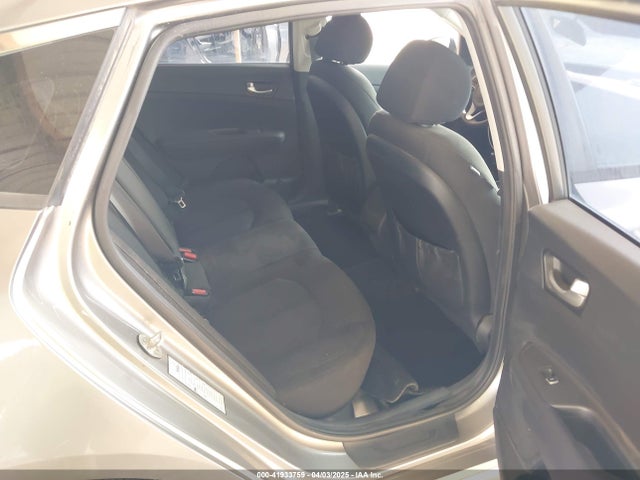 5XXGT4L33JG212605 KIA Optima Lx