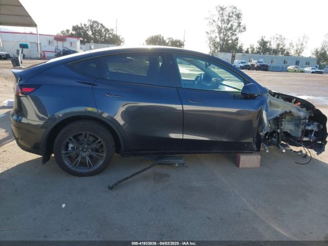 7SAYGDED5RF103983 Tesla Model Y Long Range Dual Motor All-wheel Drive/rwd