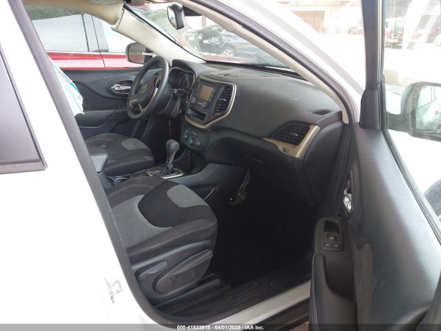 1C4PJLAB2GW135520 Jeep Cherokee Sport