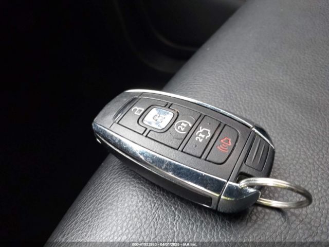 5LMCJ1C91JUL29142 Lincoln Mkc Premiere