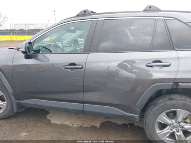 2T3P1RFV9NC268388 Toyota Rav4 Xle