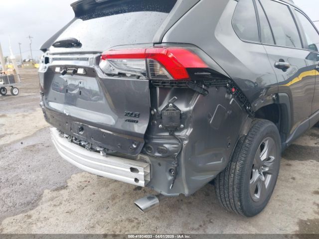 2T3P1RFV9NC268388 Toyota Rav4 Xle