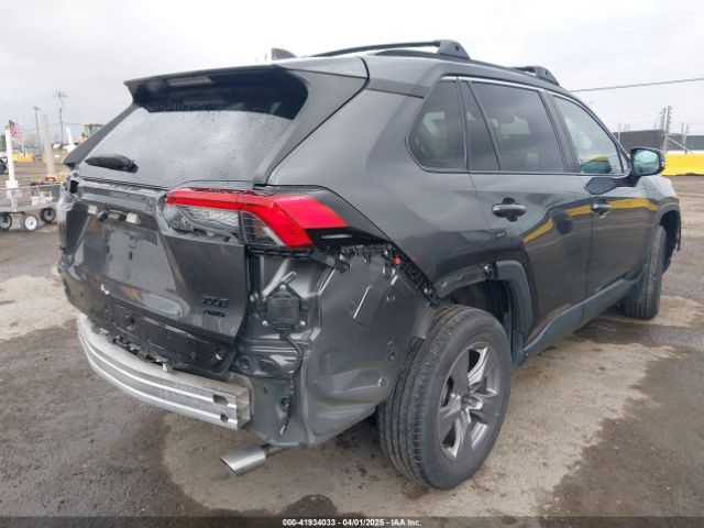 2T3P1RFV9NC268388 Toyota Rav4 Xle