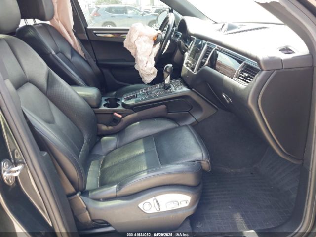 2018 PORSCHE MACAN WP1AA2A51JLB09928 Photo 4