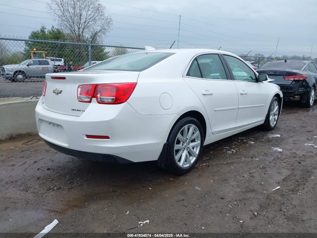 1G11D5SL2FF137789 Chevrolet MALIBU 2LT