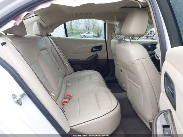 1G11D5SL2FF137789 Chevrolet MALIBU 2LT