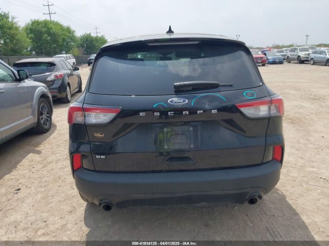 1FMCU0G68NUB87317 Ford ESCAPE SE