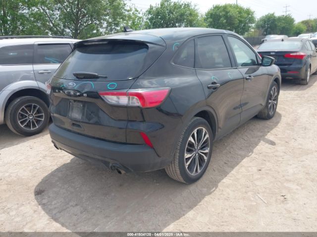 1FMCU0G68NUB87317 Ford ESCAPE SE