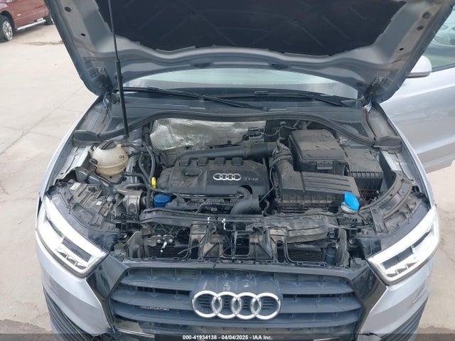 WA1GCCFS5HR009021 Audi Q3 2.0t Premium