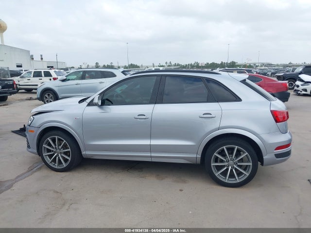 WA1GCCFS5HR009021 Audi Q3 2.0t Premium