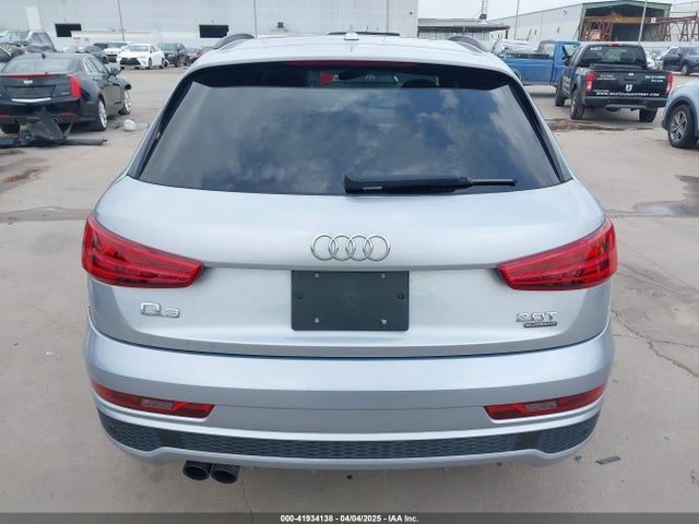 WA1GCCFS5HR009021 Audi Q3 2.0t Premium