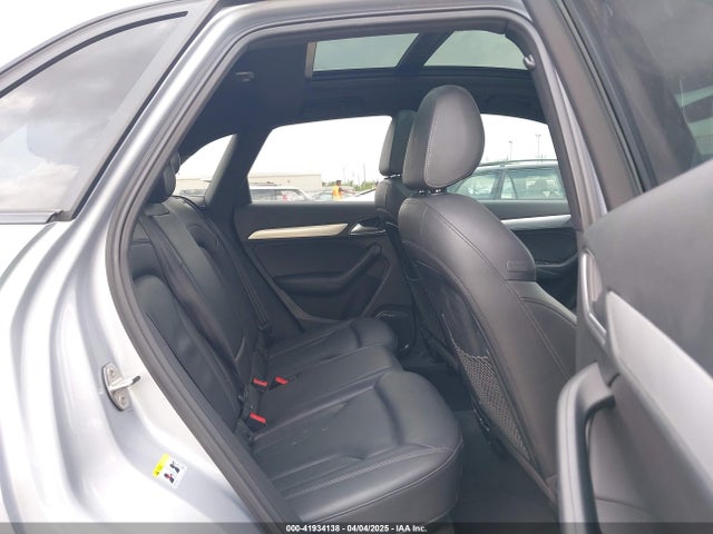 WA1GCCFS5HR009021 Audi Q3 2.0t Premium