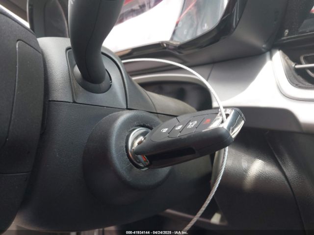 KL77LGE2XRC048722 Chevrolet Trax Fwd 1rs