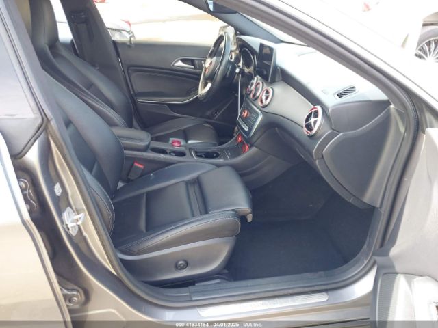 WDDSJ4EB7HN490559 Mercedes-Benz CLA 250