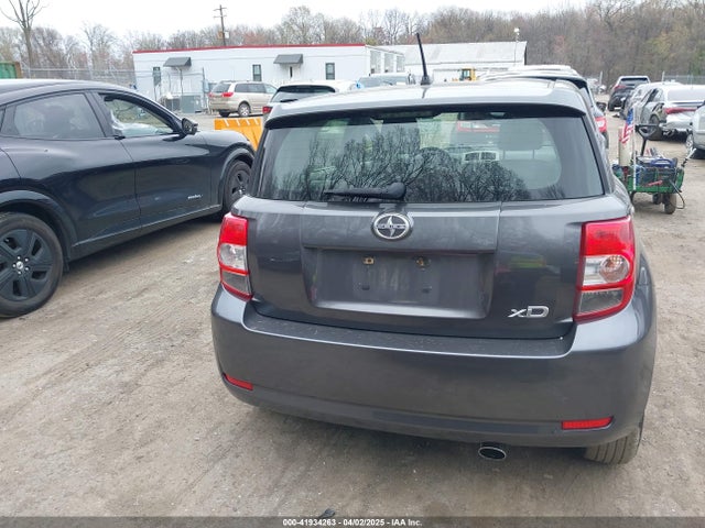 JTKKUPB44E1042798 Scion XD