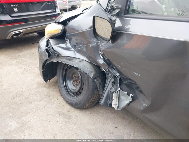 JTKKUPB44E1042798 Scion XD
