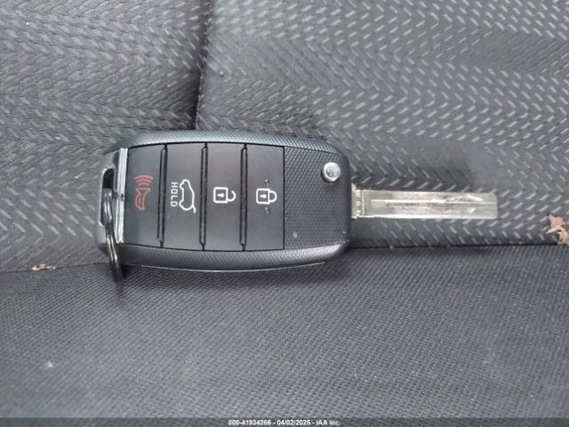 KNDPMCAC4K7492636 KIA Sportage Lx