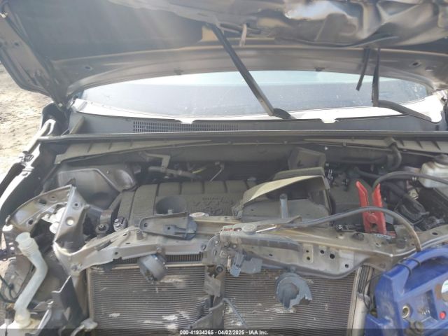 5TDZARFH8JS041870 Toyota Highlander Le