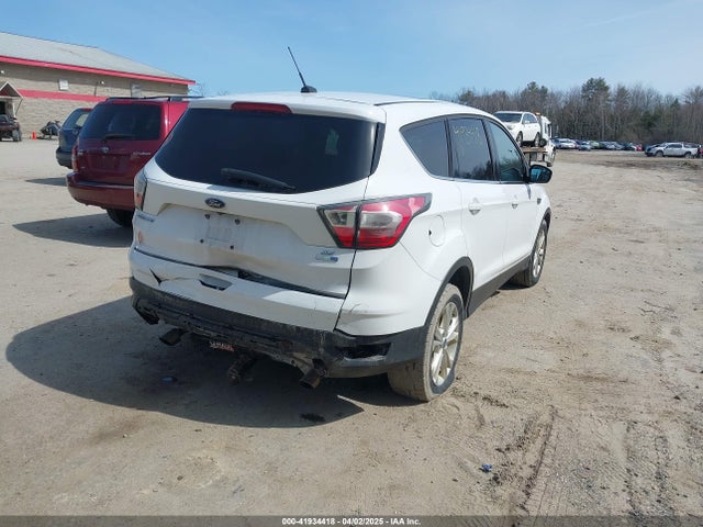 1FMCU9G94HUB04467 Ford ESCAPE SE