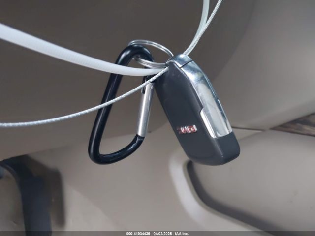 1GKS1GKC7KR359595 GMC Yukon Xl Slt