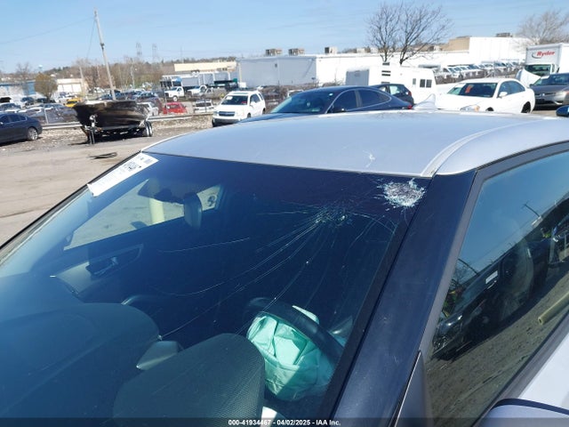 KMHTC6AD2HU306089 Hyundai Veloster