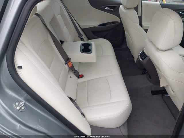 1G1ZE5STXRF231651 Chevrolet Malibu Fwd 2lt