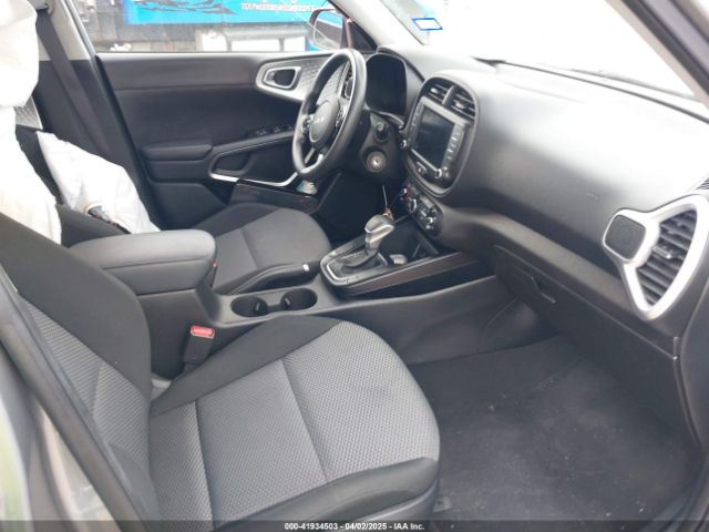 KNDJ23AU6N7821149 KIA SOUL LX