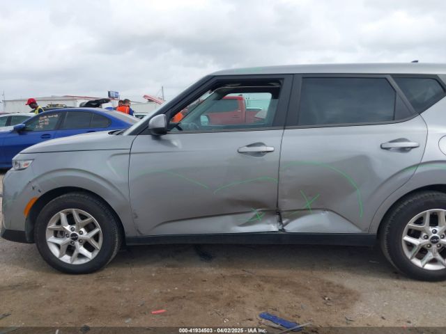 KNDJ23AU6N7821149 KIA SOUL LX