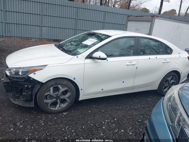 3KPF24AD6ME341090 KIA Forte Lxs