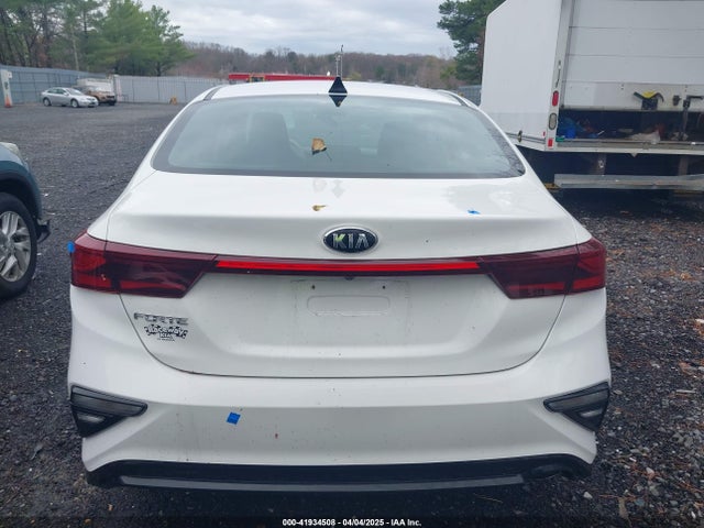 3KPF24AD6ME341090 KIA Forte Lxs