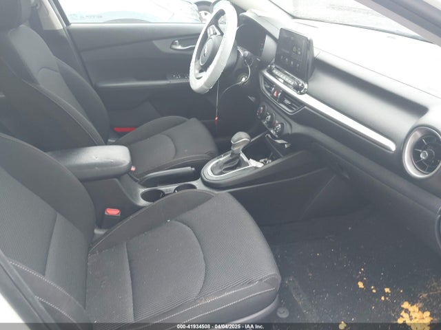 3KPF24AD6ME341090 KIA Forte Lxs