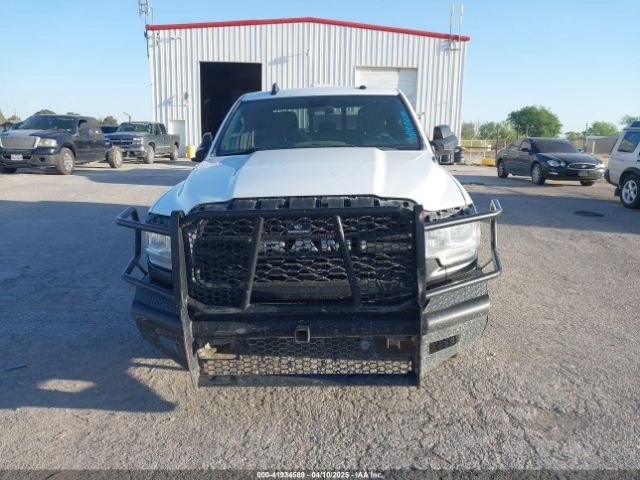 3C6UR5HJ4NG130956 RAM 2500 Tradesman  4x4 8' Box