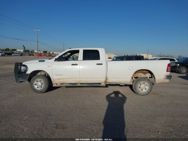 3C6UR5HJ4NG130956 RAM 2500 Tradesman  4x4 8' Box