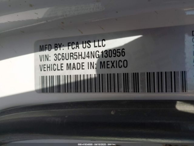 3C6UR5HJ4NG130956 RAM 2500 Tradesman  4x4 8' Box