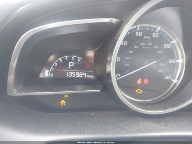 3MYDLBYV6KY512523 Toyota Yaris Xle