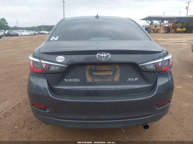 3MYDLBYV6KY512523 Toyota Yaris Xle
