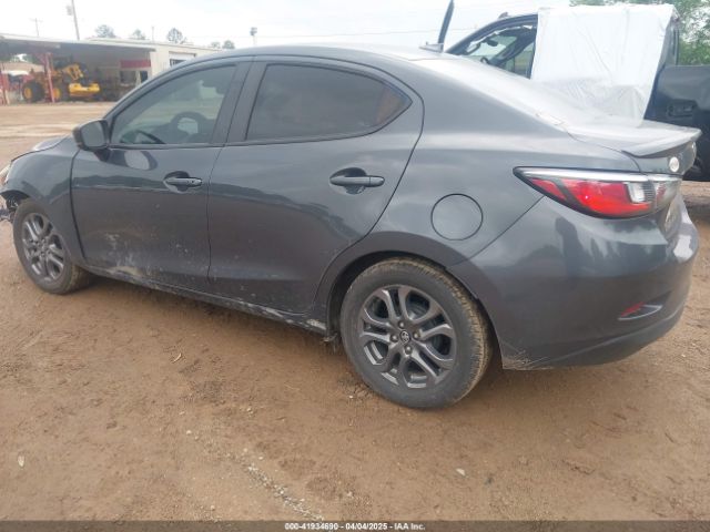 3MYDLBYV6KY512523 Toyota Yaris Xle