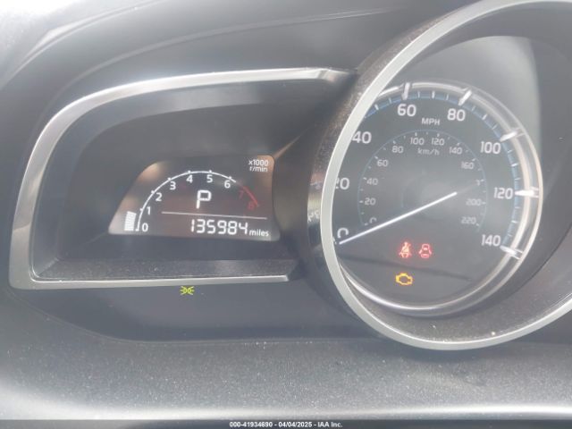 3MYDLBYV6KY512523 Toyota Yaris Xle