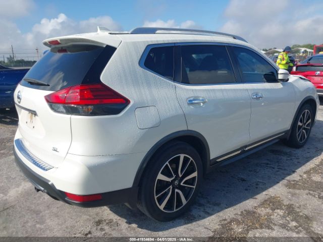JN8AT2MT1HW149350 Nissan Rogue Sl