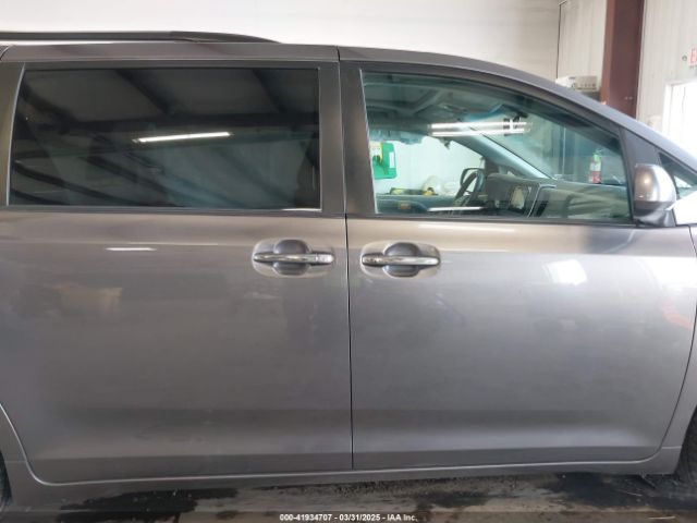 5TDDZ3DC5HS187614 Toyota Sienna Xle 7 Passenger
