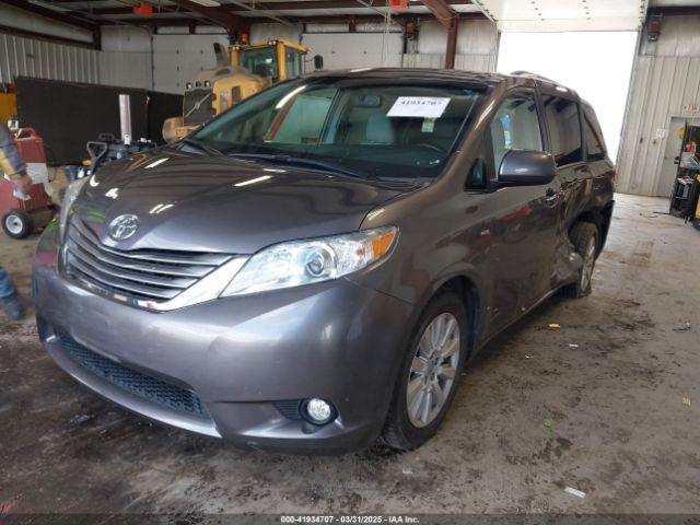 5TDDZ3DC5HS187614 Toyota Sienna Xle 7 Passenger