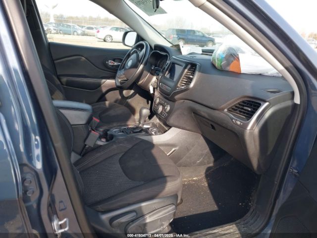 1C4PJLCB2KD403788 Jeep Cherokee Latitude Fwd