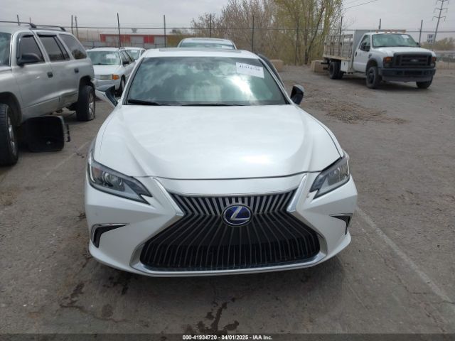 58AD21B14LU007428 Lexus ES 300H