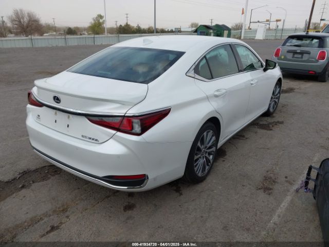 58AD21B14LU007428 Lexus ES 300H