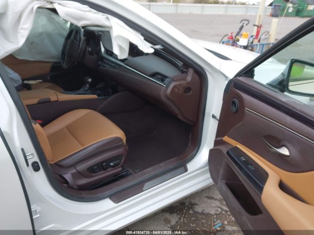 58AD21B14LU007428 Lexus ES 300H