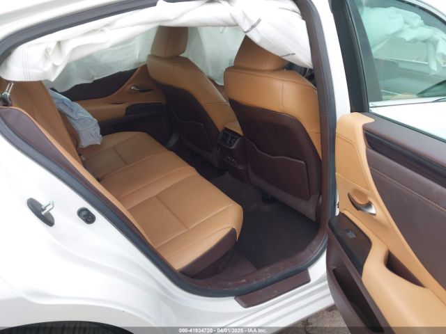 58AD21B14LU007428 Lexus ES 300H