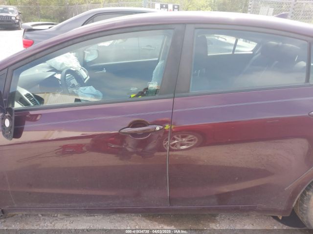 3KPFK4A71JE282715 KIA FORTE LX