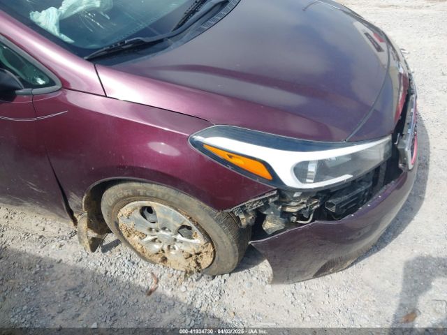 3KPFK4A71JE282715 KIA FORTE LX