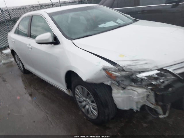 4T1BF1FK0EU375517 Toyota CAMRY LE
