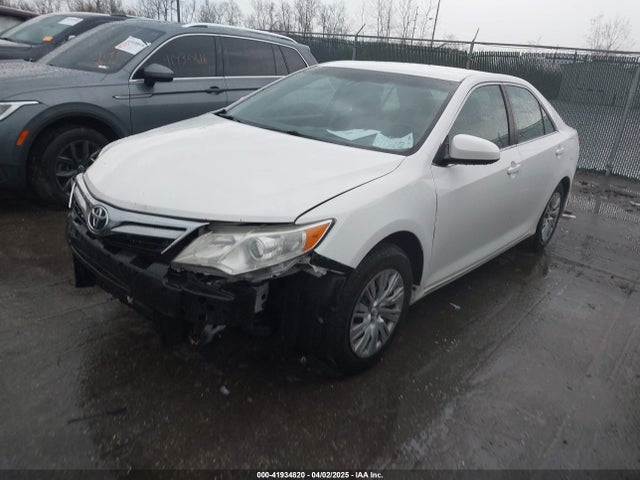 4T1BF1FK0EU375517 Toyota CAMRY LE